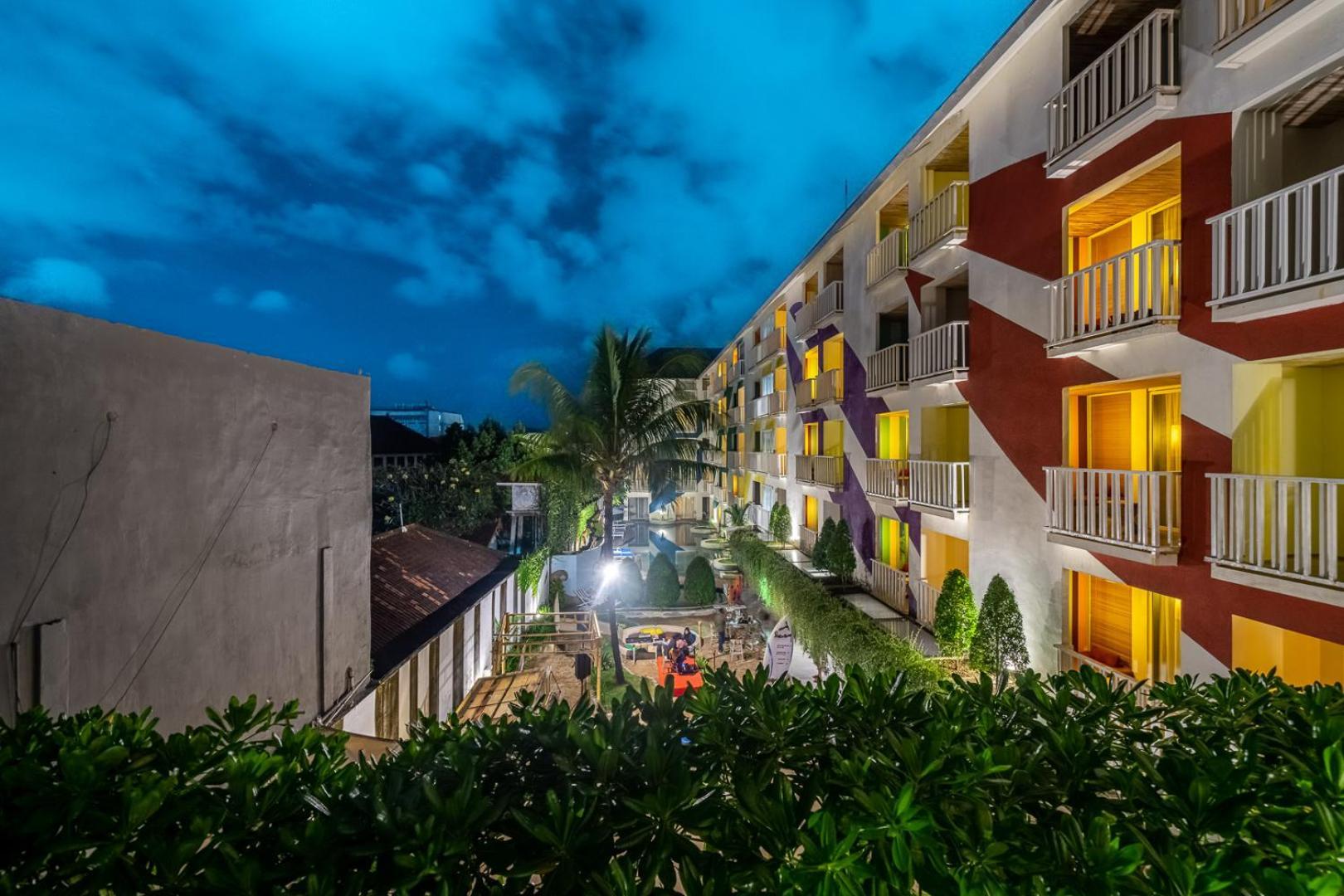 Bliss Surfer Hotel By Tritama Hospitality Legian Esterno foto