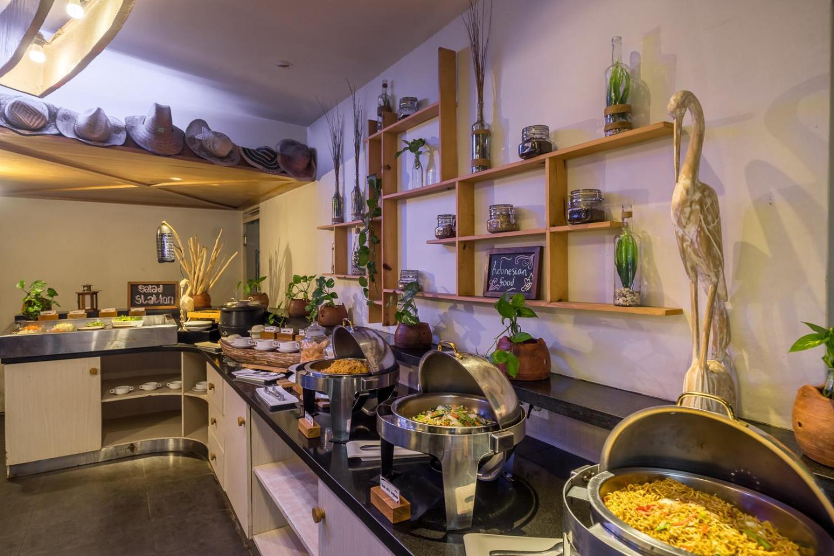 Bliss Surfer Hotel By Tritama Hospitality Legian Esterno foto