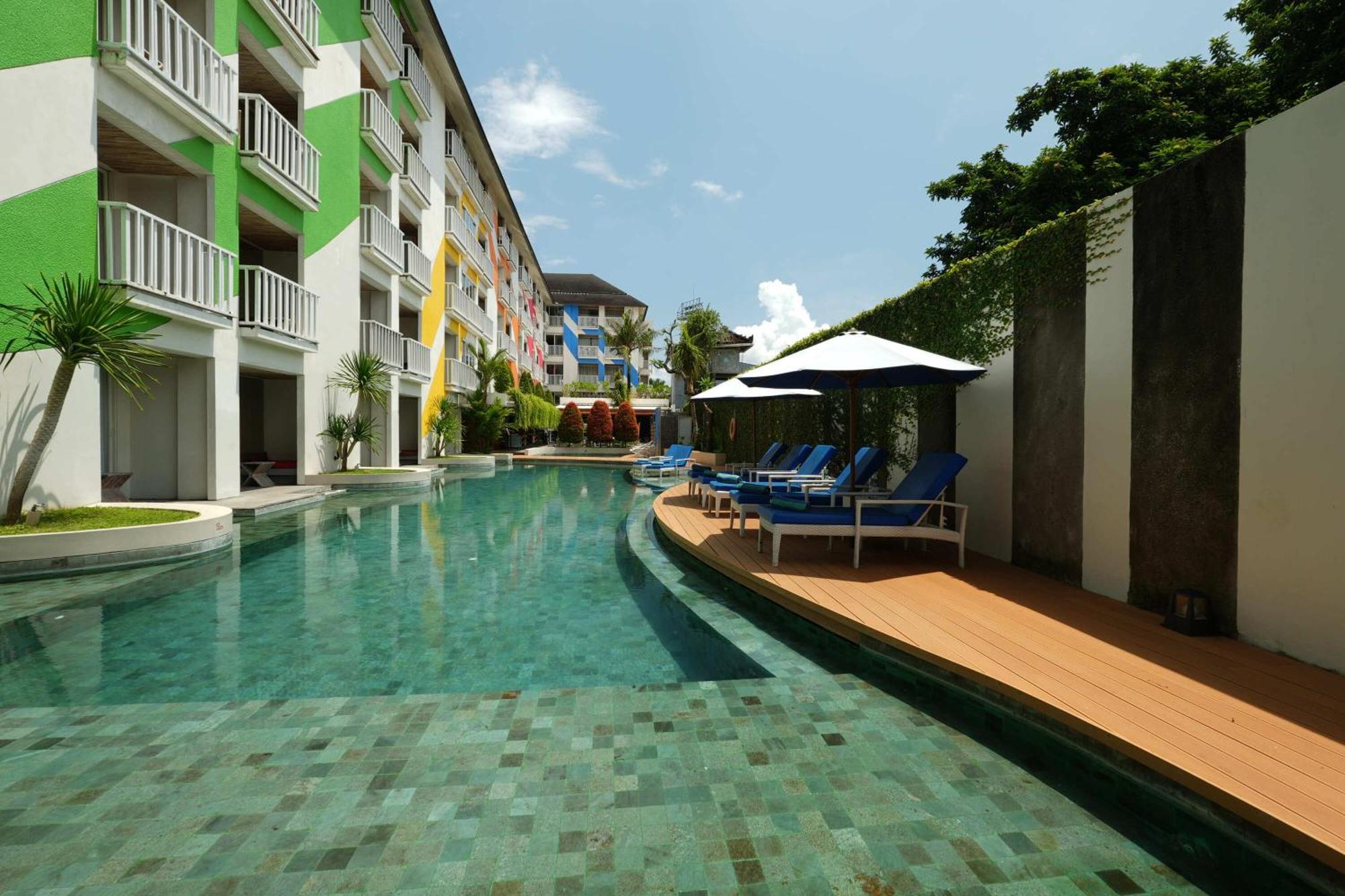 Bliss Surfer Hotel By Tritama Hospitality Legian Esterno foto